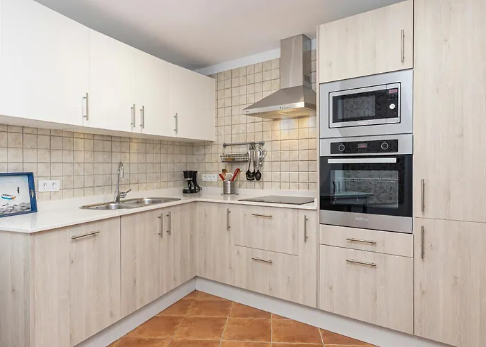 House 12 * Фамара