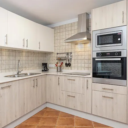 House 12 * Фамара