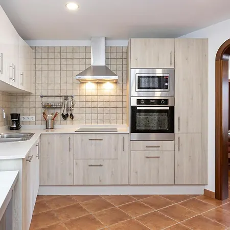 House 12 Semesterbostad